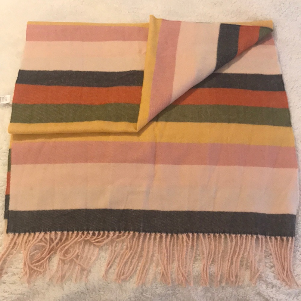 Large stripped scarf/shawl